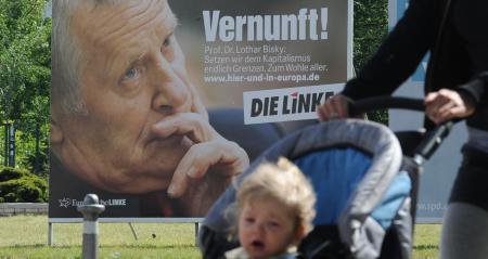 Von Berlin nach Straßburg: Wahlwerbung der LINKEN für Lothar Bisky.