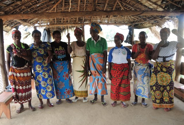 Gemeinsam stark: die Frauen vom Verein 16 de Junho aus dem Distrikt Gondola in Mosambik.