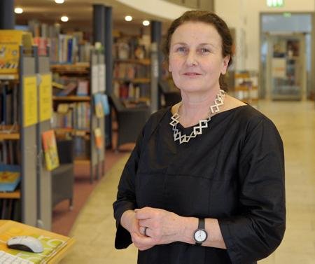Sabine Brendel leitet die Stadtbibliothek.