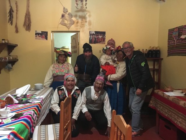 Eigentlich sollte es eine ruhige Geburtstagsfeier werden, doch dann überraschte ihn eine peruanische Familie.