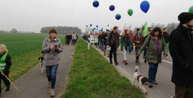 Aus Kuckum beteiligten sich 300 Menschen am Sternmarsch für die vom Braunkohletagebau bedrohten Dörfer.