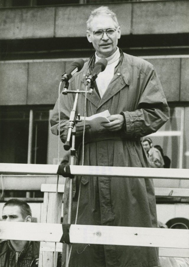 4. November 1989, 12.24 Uhr: Jens Reich spricht auf der größten Demo der DDR.