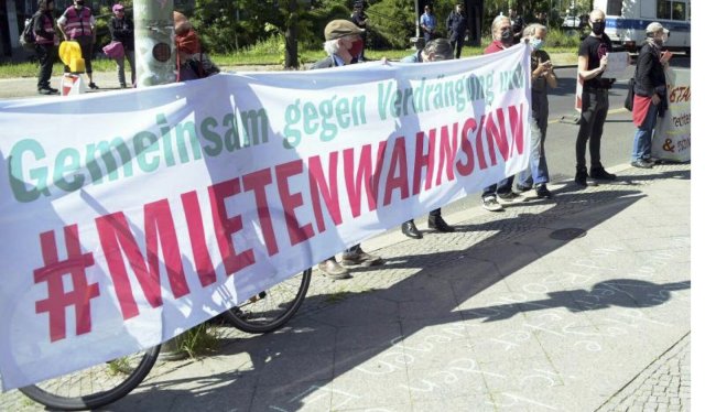 Protest vor dem Amtsgericht Tempelhof-Kreuzberg gegen Zwangsräumungen in der Reichenberger Straße