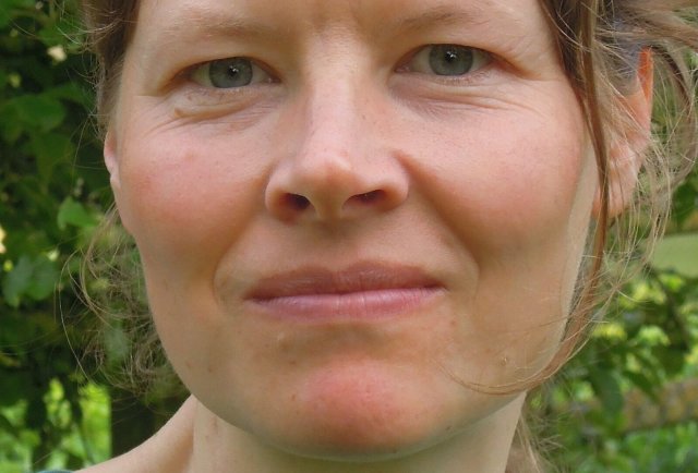 Dagmar Embshoff - Die Geografin ist Mitgründerin des Netzwerkes Solidarische Landwirtschaft und überzeugt, dass Solidarische Ökonomie krisenfester ist.
