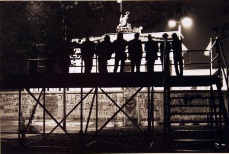 Christian Borchert, Die Mauer am Brandenburger Tor, 1988. Aus dem Zyklus &#187;Berliner Mauer&#171;