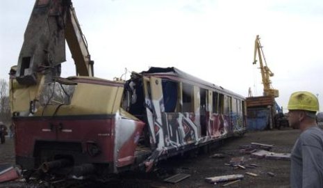 Das hätte man sich lieber gespart: Verschrottung von S-Bahn-Zügen.