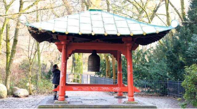 Durch den Volkspark Friedrichshain führt die diesjährige nd-Wandung, vorbei am Hiroshima-Denkmal.