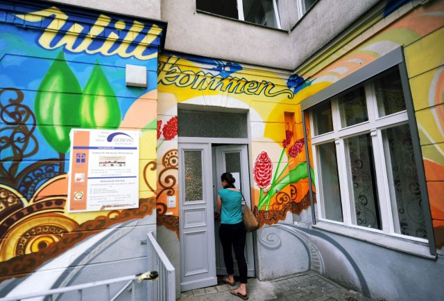 Berliner Notunterkunft für obdachlose Frauen – aber wer entscheidet, wer hier aufgenommen wird?