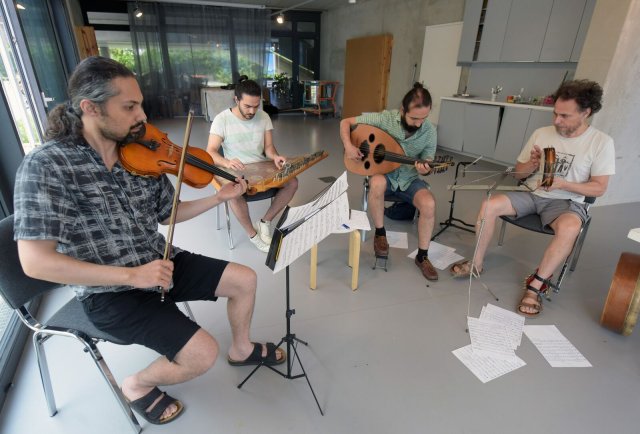 Geige, Kanun, Oud, Percussion (v.l.), Nay und natürlich Gesang: Am neuen Institut werden die klassischen Instrumente arabischer Musik gelehrt.