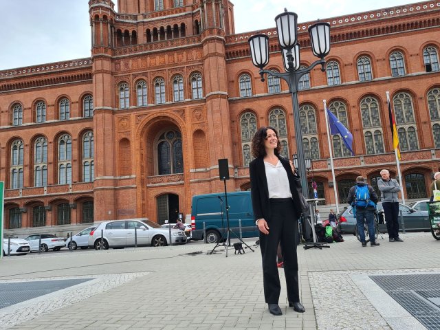 Bettina Jarasch am Mittwoch vor dem Roten Rathaus