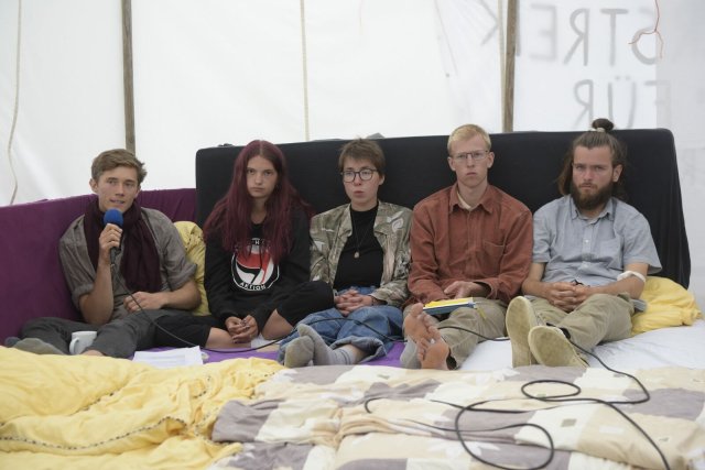 Henning Jeschke, Mephisto, Lina Eichler, Rumen Grabow und Jacob Heinze am 17. Tag ihres Hungerstreiks