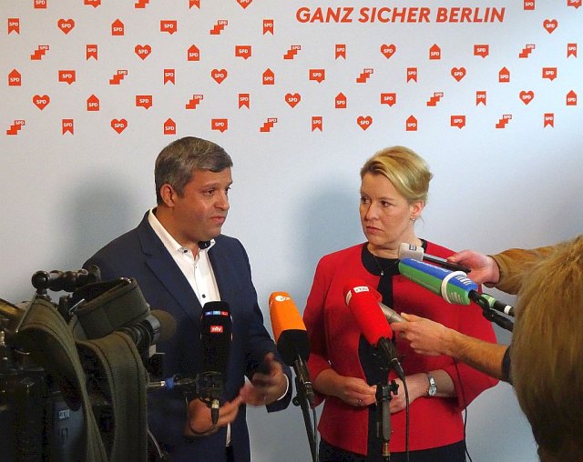 Sieht so eine Siegerin aus? Die beiden Berliner SPD-Landesvorsitzenden Raed Saleh und Franziska Giffey am Donnerstagvormittag.