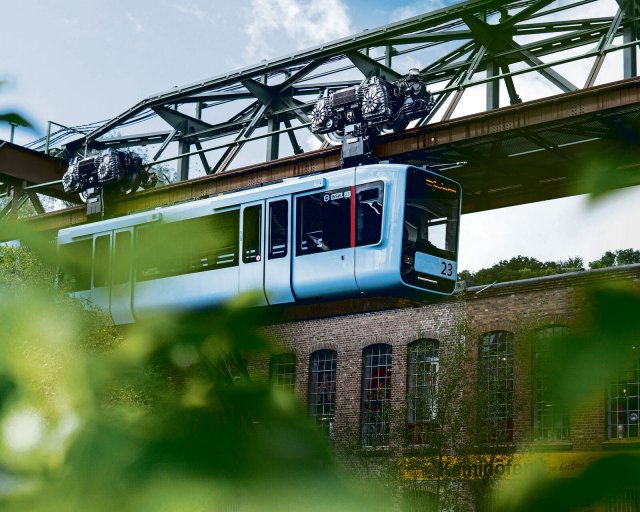 Seit 120 Jahren ist die Wuppertaler Schwebebahn ein öffentliches Verkehrsmittel.