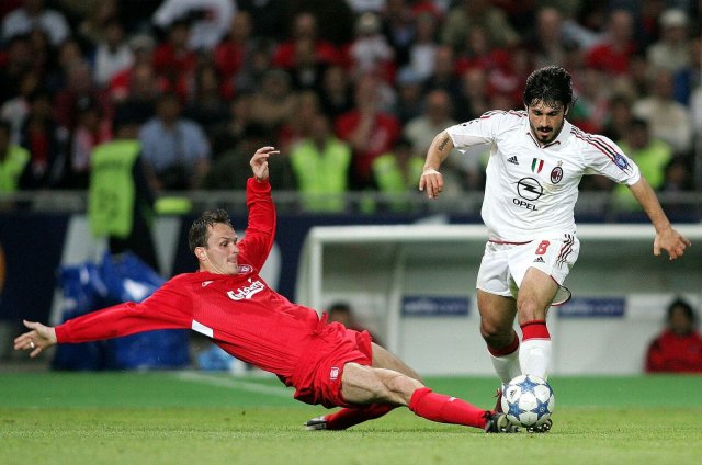 Der defensive Arbeiter Dietmar Hamann (l.) führte den FC Liverpool gegen Milan mit Gennaro Gattuso zu einem unglaublichen Sieg.