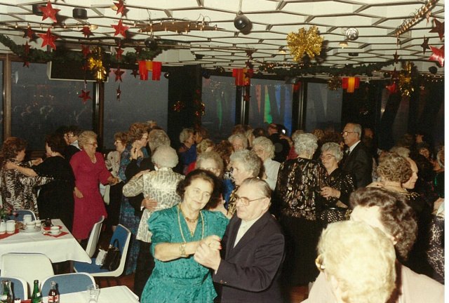 Spaß am Tanzen: 1981 fand die Seniorendisco im »Blauen Satelliten« im Ku’damm-Karree statt.