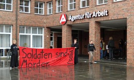 Protestaktion der Linksjugend vor dem Jobcenter in Ahlen