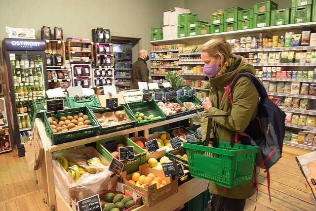 Im Robinhood Store – hier an der Altenbraker Straße in Neukölln – sind alle Lebensmittel bio. Gewinne werden an NGOs gespendet.