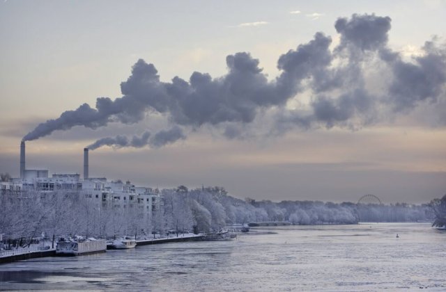 Die Wärmewende wird ein dickes Brett: In Berlin werden aktuell für die Wärmeerzeugung zu 80 Prozent fossile Energieträger genutzt – wie beim Heizkraftwerk Klingenberg Gas.