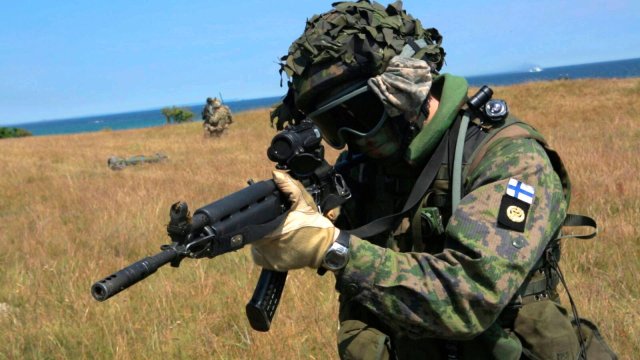 Schon heute in das Nordatlantikbündnis integriert: Finnischer Marinesoldat bei einem Nato-Manöver in Schweden