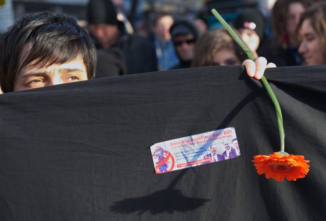 Sich wehren gegen die rassistische Diskriminierung: Demonstrierende bei einem Protest gegen antiziganistische Flugblätter in Berlin