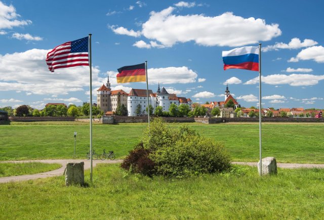 Auf den Elbwiesen in Torgau wird an das historische Treffen von 1945 erinnert, für das es 2022 aber kein offizielles Gedenken gibt.