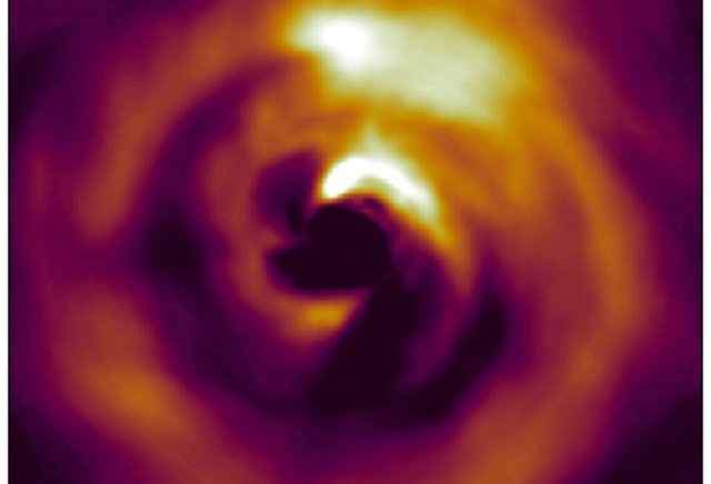 Die spiralenförmige Spur eines entstehenden Riesenplaneten – 530 Lichtjahre von uns entfernt