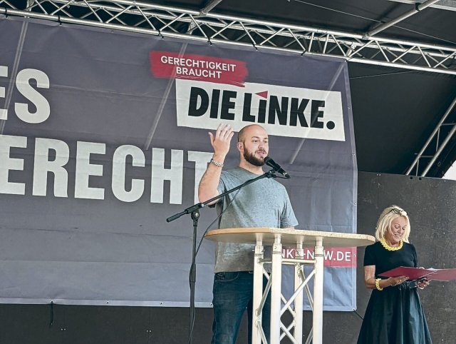 Spricht lieber in Schulen als auf Bühnen, der Spitzenkandidat der NRW-Linken Jules El-Khatib