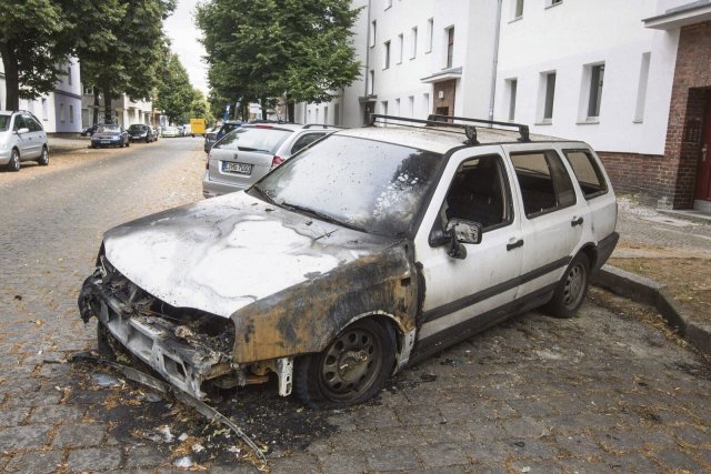 Seit über einem Jahrzehnt werden in Neukölln gezielt Autos von Antifaschistinnen und Antifaschisten abgefackelt.