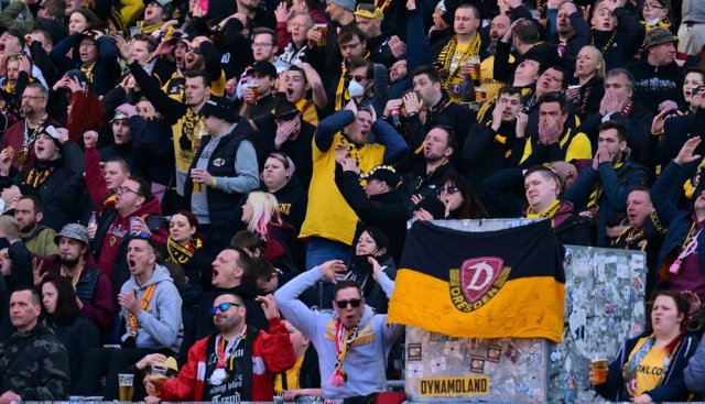 Die Fans von Dynamo Dresden hatten zuletzt eine Menge Frust zu bewältigen. Zudem fürchten sie die Abkehr des Klubs von seiner Tradition.