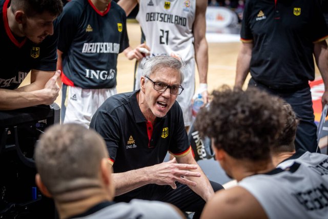 Gordon Herbert trainiert seit Herbst 2021 die deutsche Basketball-Nationalmannschaft.