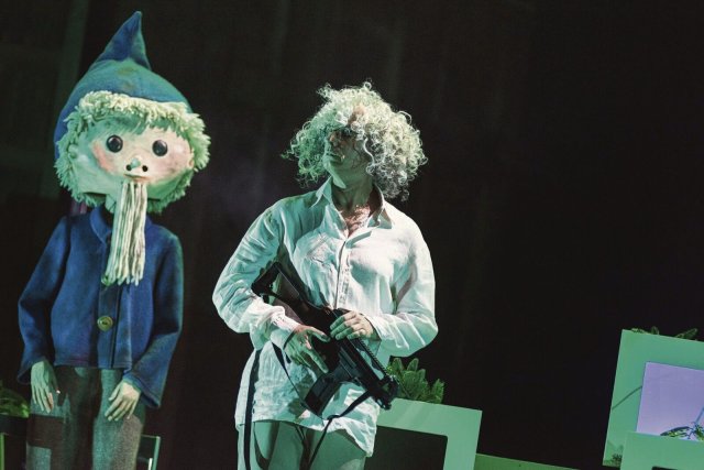Was haben das Sandmännchen und der Kommunarde Rainer Langhans gemeinsam? Sie spielen in einer Oper von Felix Leuschner und Dietmar Dath mit.