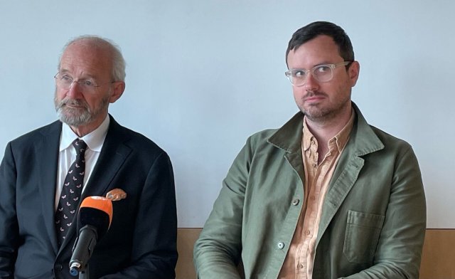 John und Gabriel Shipton sprachen am Montag zu Pressevertreter*innen. Sie hoffen auf eine deutliche Positionierung der deutschen Bundesregierung im Fall von Julian Assange.
