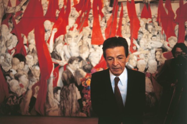 Enrico Berlinguer vor einem Gemälde von Renato Guttuso.