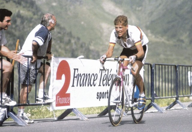 Vor genau 25 Jahren fuhr Jan Ullrich in Andorra ins Gelbe Trikot und gab es bis zum Toursieg 1997 nicht mehr ab. Dass er dabei wohl gedopt war, gab er nie zu.