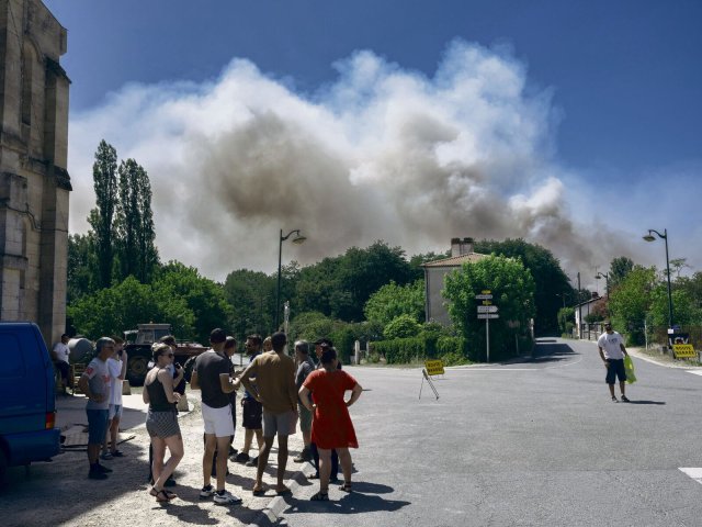 Die Waldbrände im Departement Landes bedrohen auch Ortschaften. Viele Menschen wurden evakuiert.
