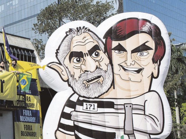 Demonstration gegen Jair Bolsonaro, der mit allen Mitteln versucht, seinen Konkurrenten Lula vom Wahlsieg abzuhalten.