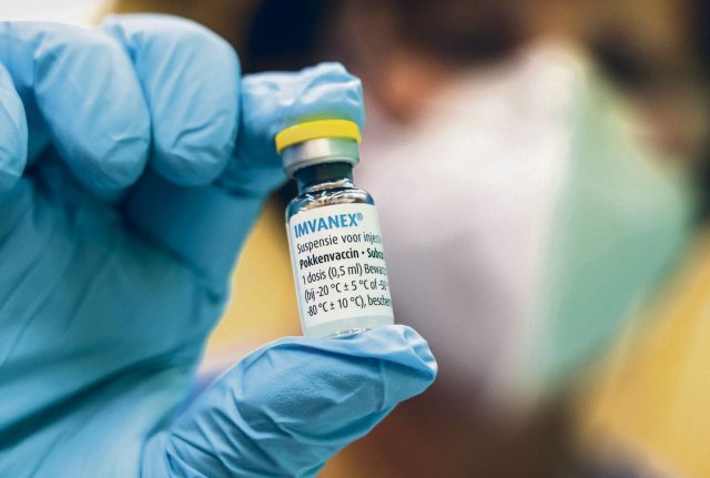 Eine der noch raren Dosen des Impfstoffs Imvanex von Bavarian Nordic