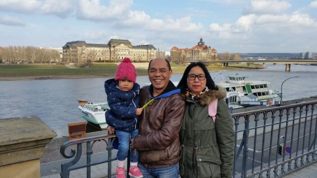 Pham Phi Son mit Frau und Tochter 2019 bei einem Besuch in Dresden