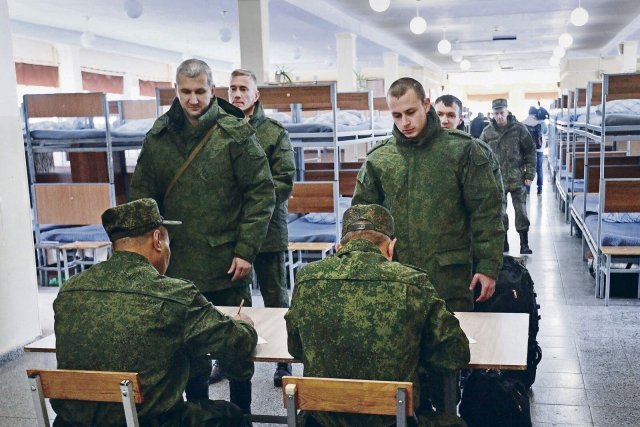 Hunderttausende russische Männer wollen nicht in den Krieg ziehen.