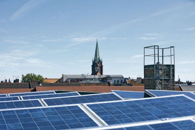 "Da wäre deutlich mehr möglich gewesen": Solaranlage auf einem Wohnhaus der Bremer Höhe in Prenzlauer Berg