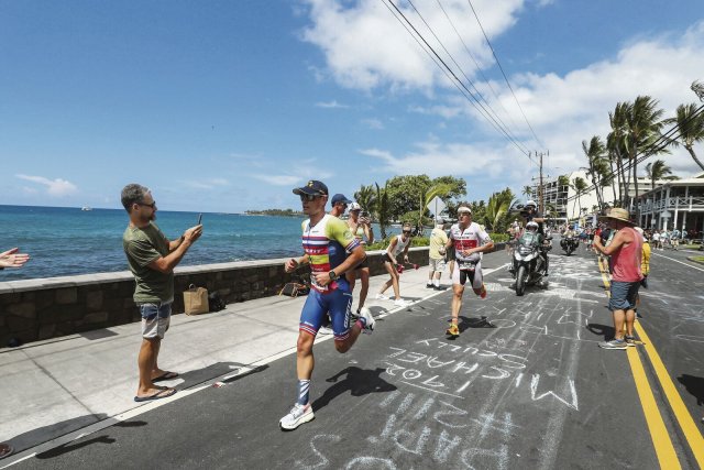Der Norweger Gustav Iden (l.) war beim diesjährigen Ironman Hawaii so schnell wie nie jemand zuvor.