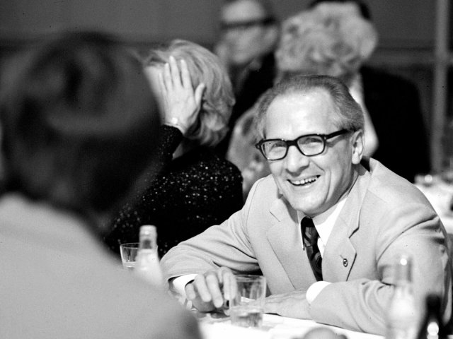 Ganz selten: Erich Honecker lacht, im September 1972. Vielleicht über einen Anti-Ulbricht-Witz?