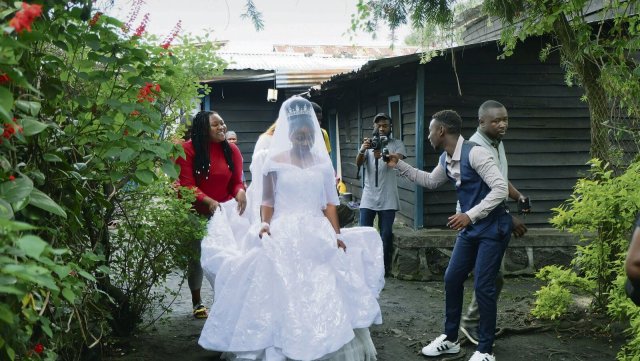 Die Hochzeit war ein Fest. Valentin Nyarubwa hat 1600 Dollar gezahlt, um Melanie Kahindo heiraten zu dürfen. Aber der Alltag im Kongo sei schwierig geworden, sagt Njarubwa mittlerweile.