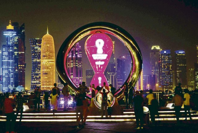 Doha leuchtet, wie die WM-Gastgeber es sich wünschen. Das Dunkle dahinter soll nicht sichtbar werden.