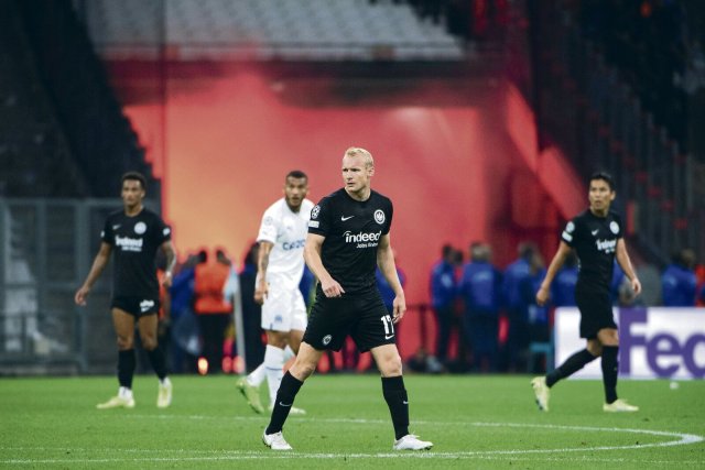 Die Frankfurter um Sebastian Rode waren auch vom Verhalten der eigenen Fans in Marseille schockiert.