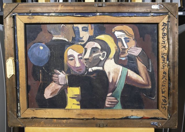 Drei Bilder in einem entdeckten die Wissenschaftler beim Gemälde "Tanzende Paare" von Rudolf G. Bunk aus dem Jahr 1935. Besucher der neuen Ausstellung der Berliner AdK werden über die versteckten Motive aufgeklärt.