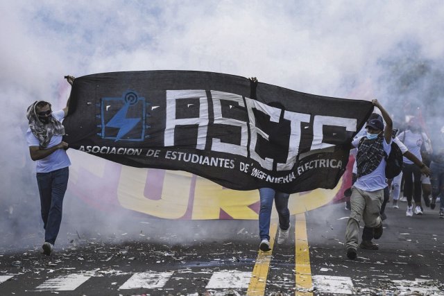 Demonstration am 30. Juli in San Salvador gegen den Ausnahmezustand und im Gedenken an das Massaker an Studenten vor 47 Jahren.