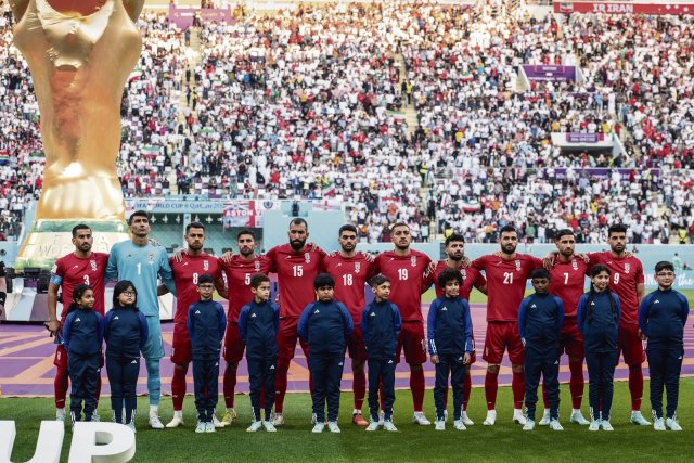 Großes Schweigen: Irans Fußballer während der Nationalhymne