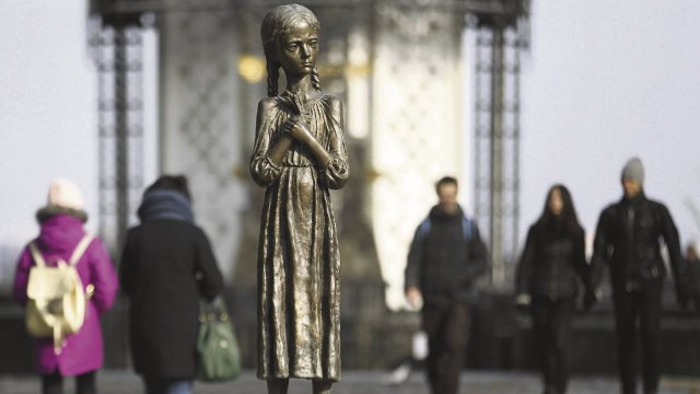 Denkmal vor dem Holodomor-Museum in Kiew, an dem am Wochenende des 90. Jahrestages des Genozids gedacht wurde.