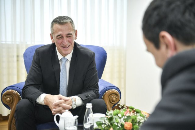 Nenad Rašić freut sich über seine Ernennung zum Minister